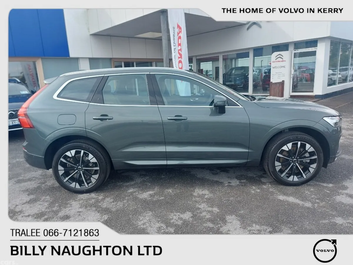 Volvo XC60 SUV, Petrol Plug-in Hybrid, 2026, Green