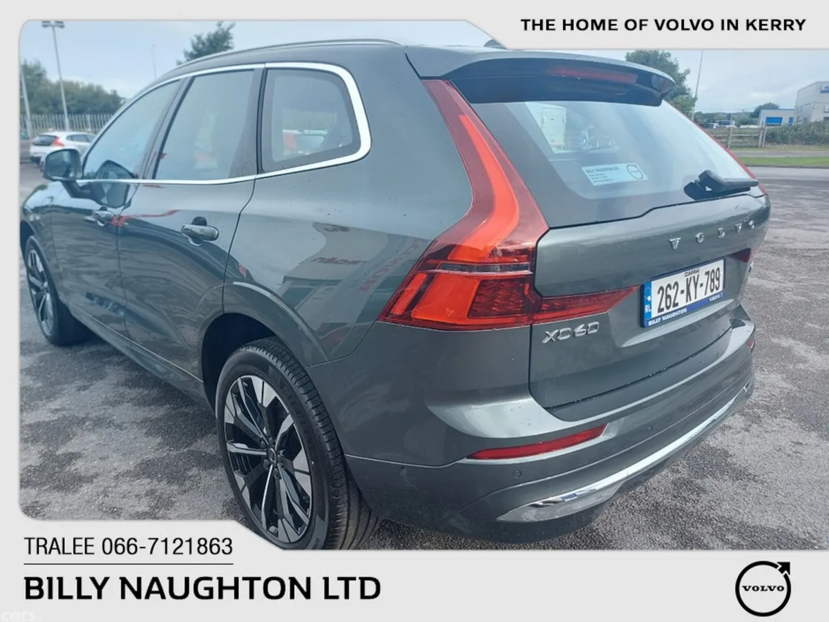 Volvo XC60 SUV, Petrol Plug-in Hybrid, 2026, Green