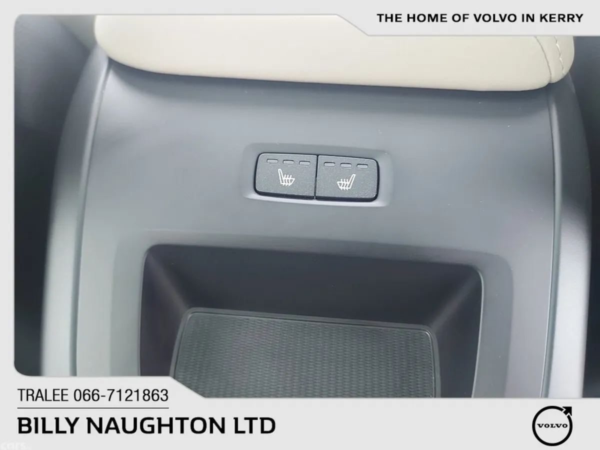 Volvo XC60 SUV, Petrol Plug-in Hybrid, 2026, Green