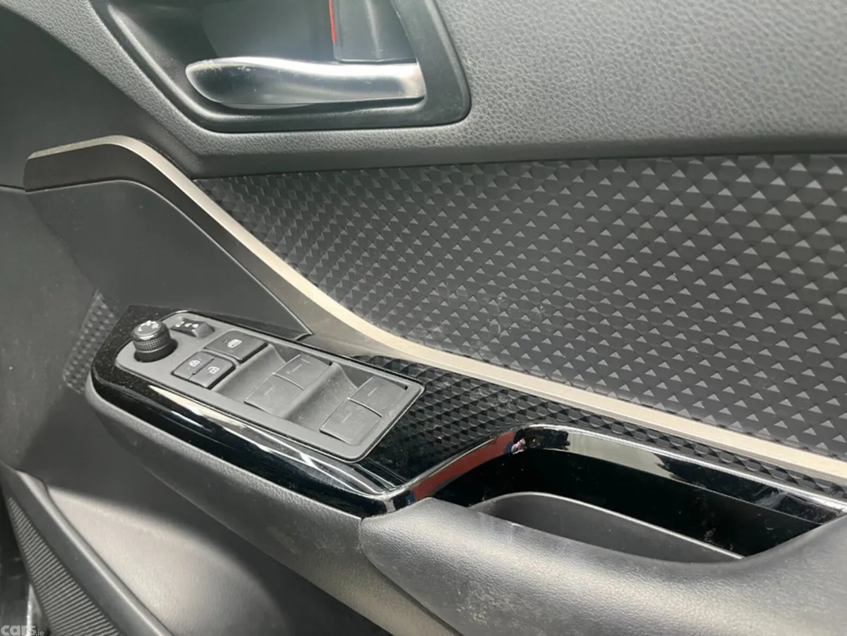Toyota C-HR SUV, Petrol Hybrid, 2021, Black
