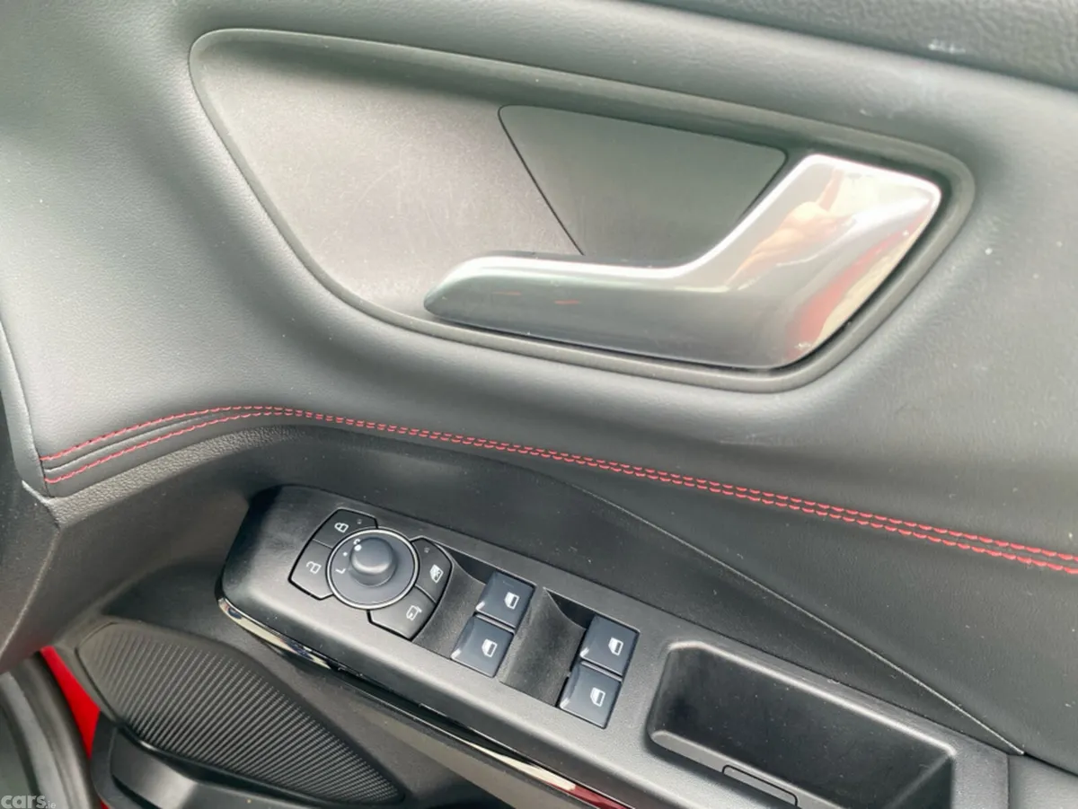 Ford Puma MPV, Petrol, 2025, Red
