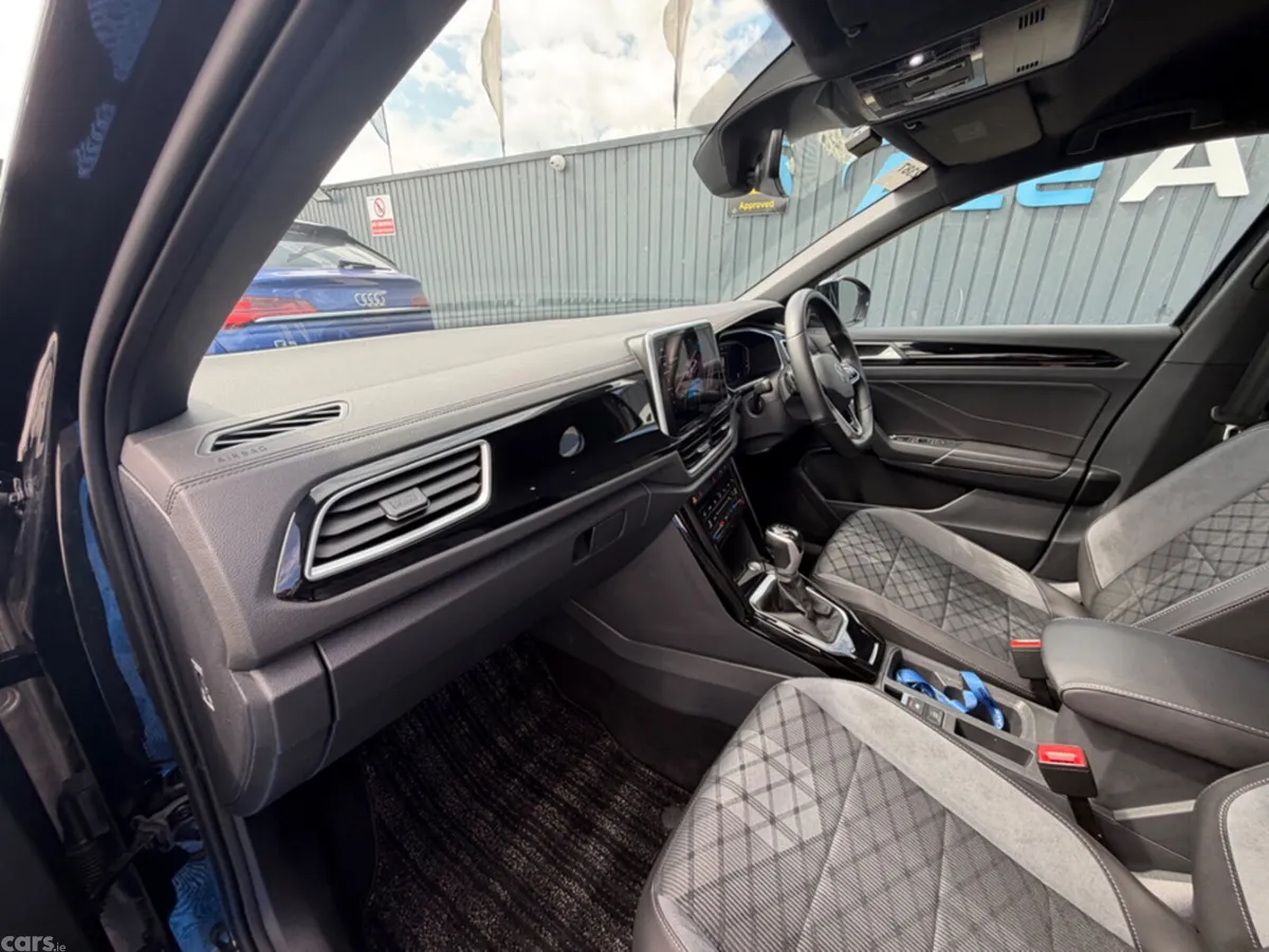 Volkswagen T-Roc SUV, Diesel, 2023, Black