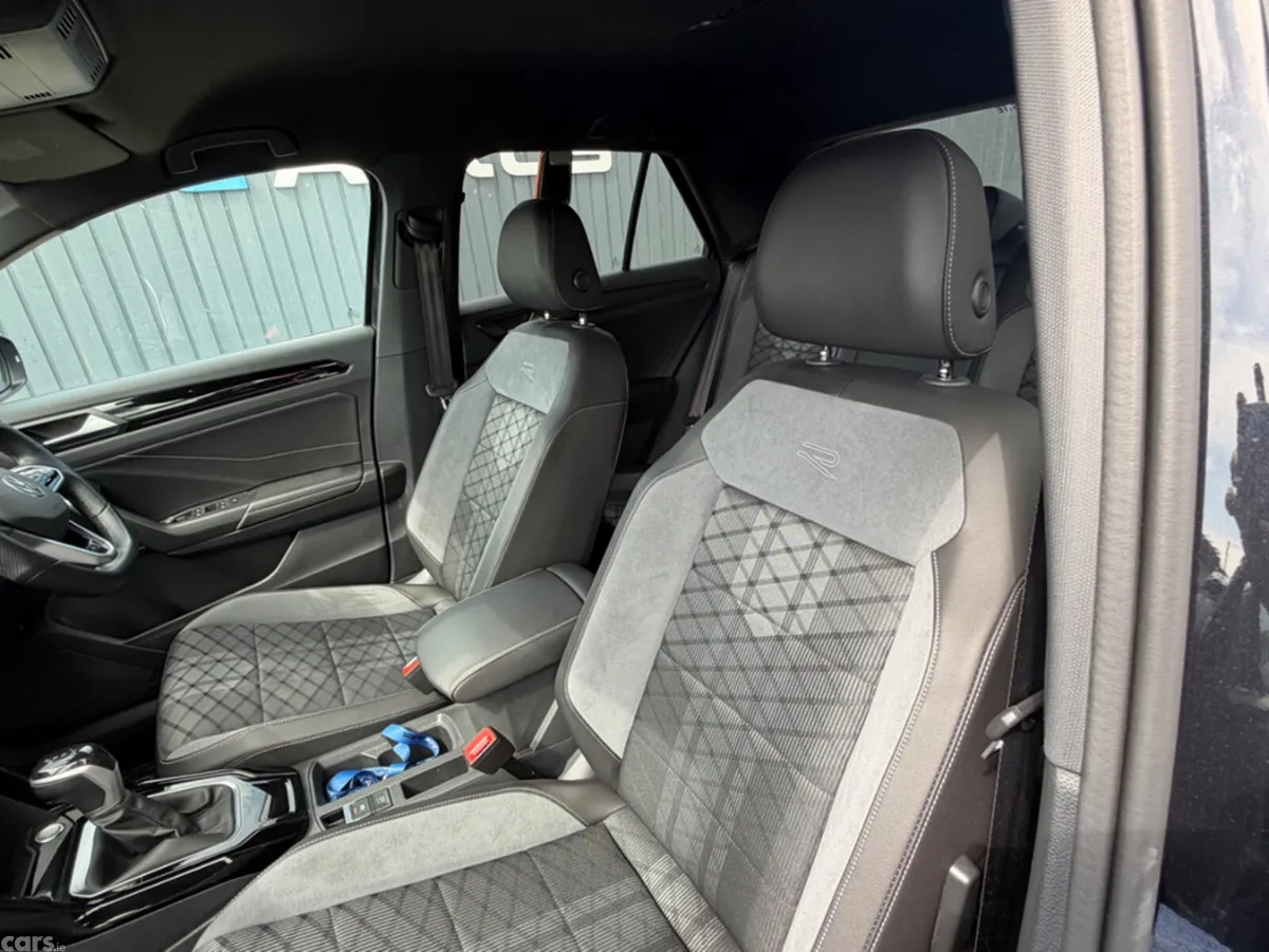 Volkswagen T-Roc SUV, Diesel, 2023, Black