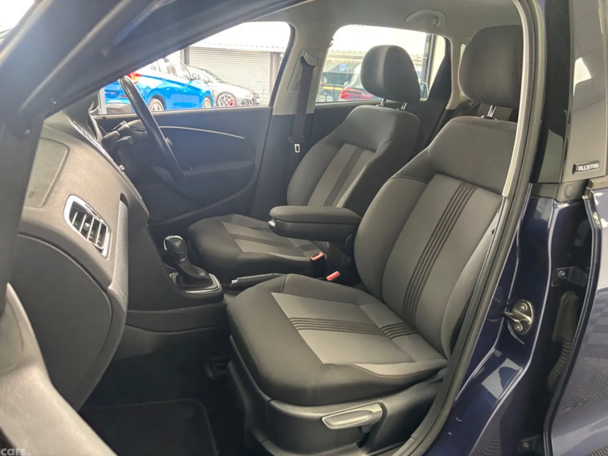 Volkswagen Polo Hatchback, Petrol, 2016, Blue