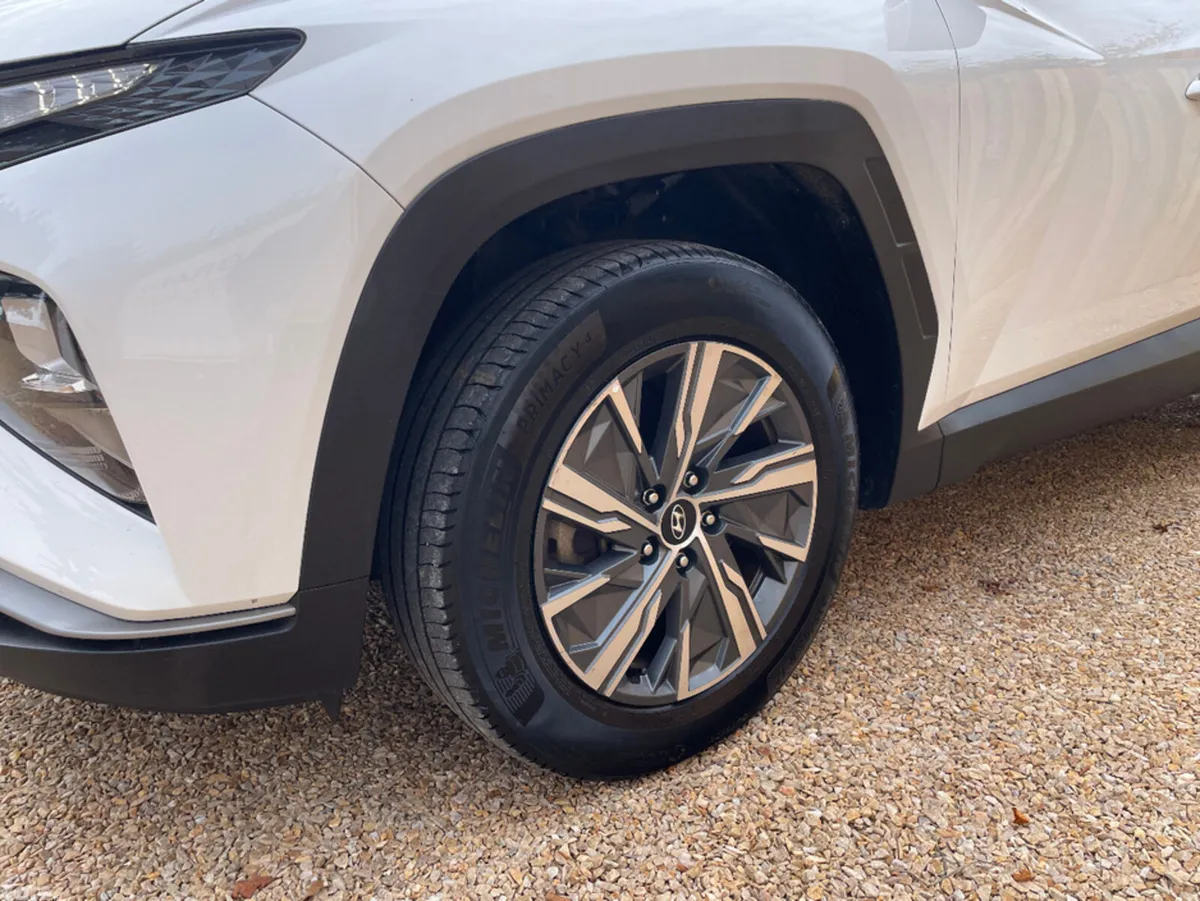 Hyundai Tucson SUV, Petrol Hybrid, 2021, White
