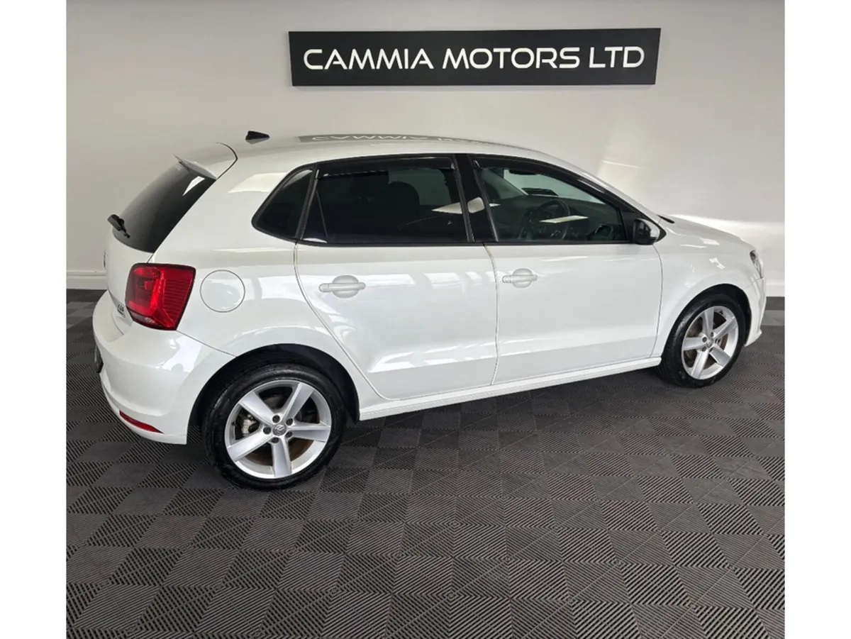 Volkswagen Polo Hatchback, Petrol, 2016, Blue