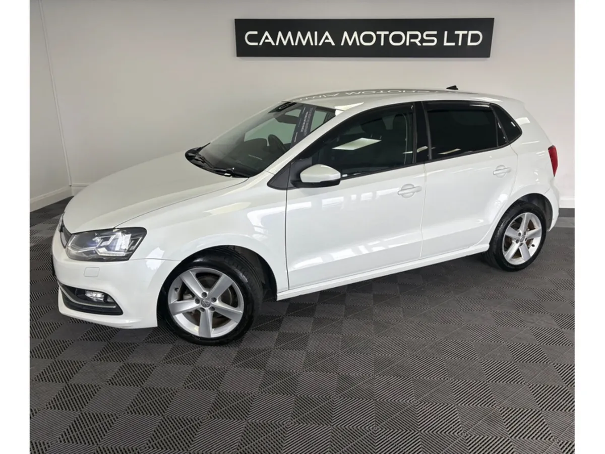 Volkswagen Polo Hatchback, Petrol, 2016, Blue
