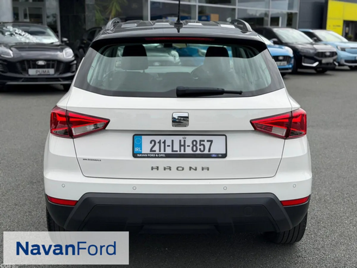 SEAT Arona Hatchback, Petrol, 2021, White