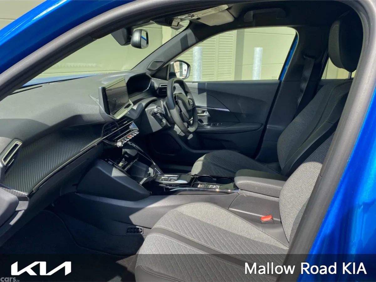 Peugeot 2008 SUV, Petrol Hybrid, 2024, Blue