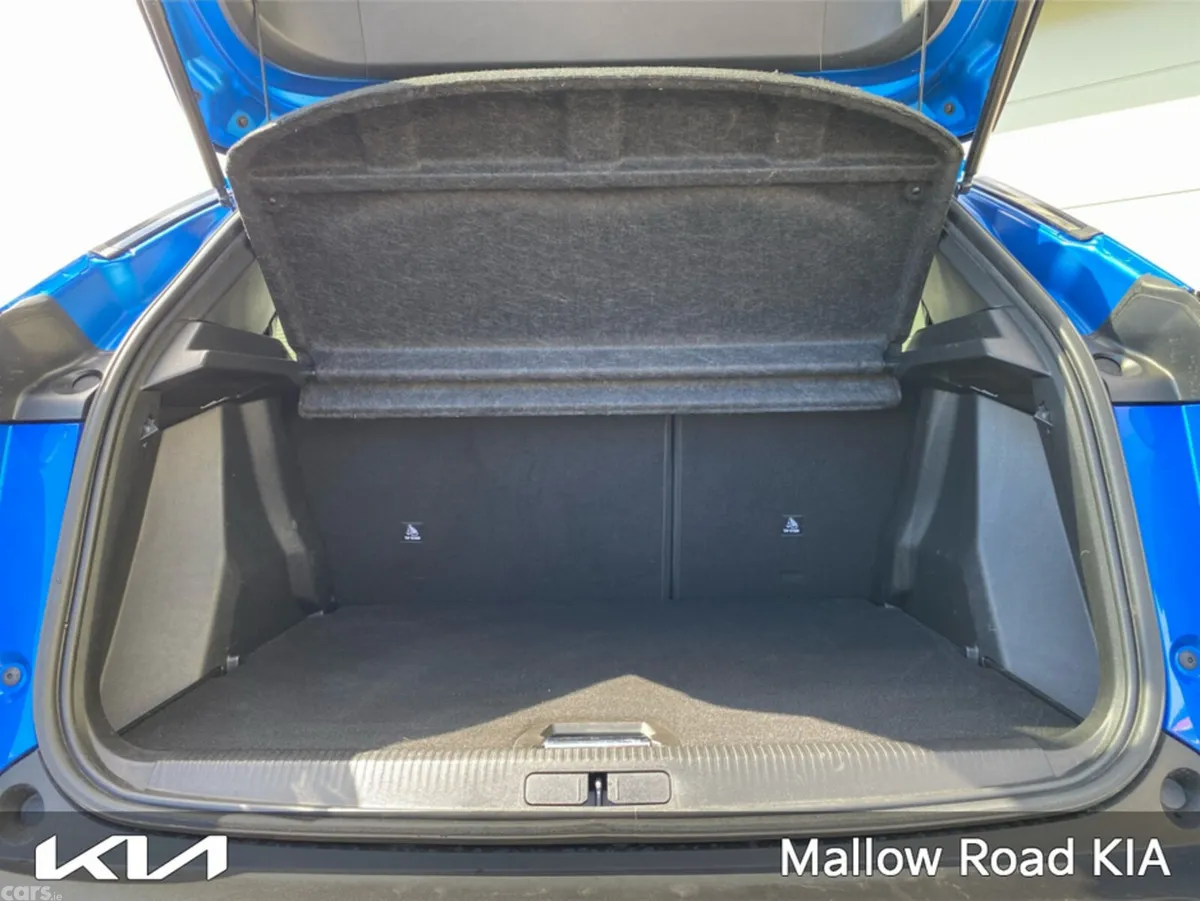 Peugeot 2008 SUV, Petrol Hybrid, 2024, Blue