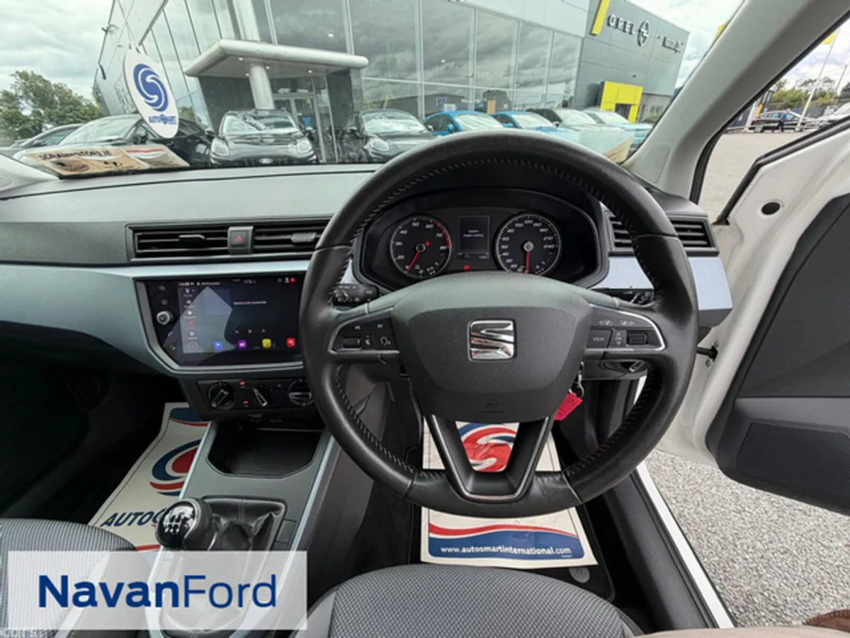 SEAT Arona Hatchback, Petrol, 2021, White