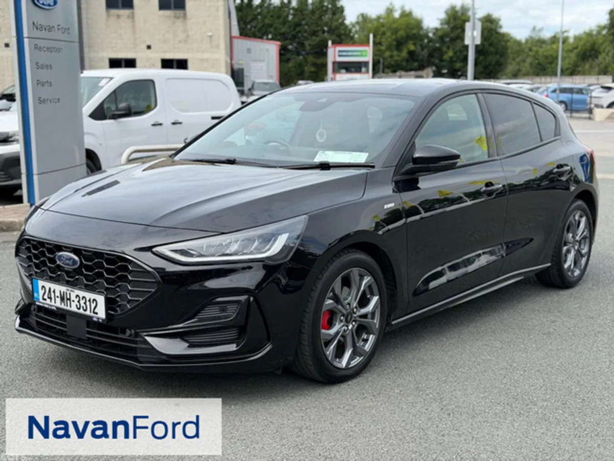 Ford Focus Hatchback, Petrol, 2024, Black