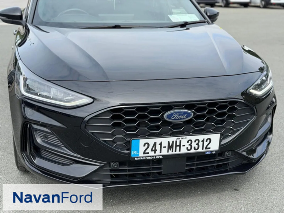 Ford Focus Hatchback, Petrol, 2024, Black