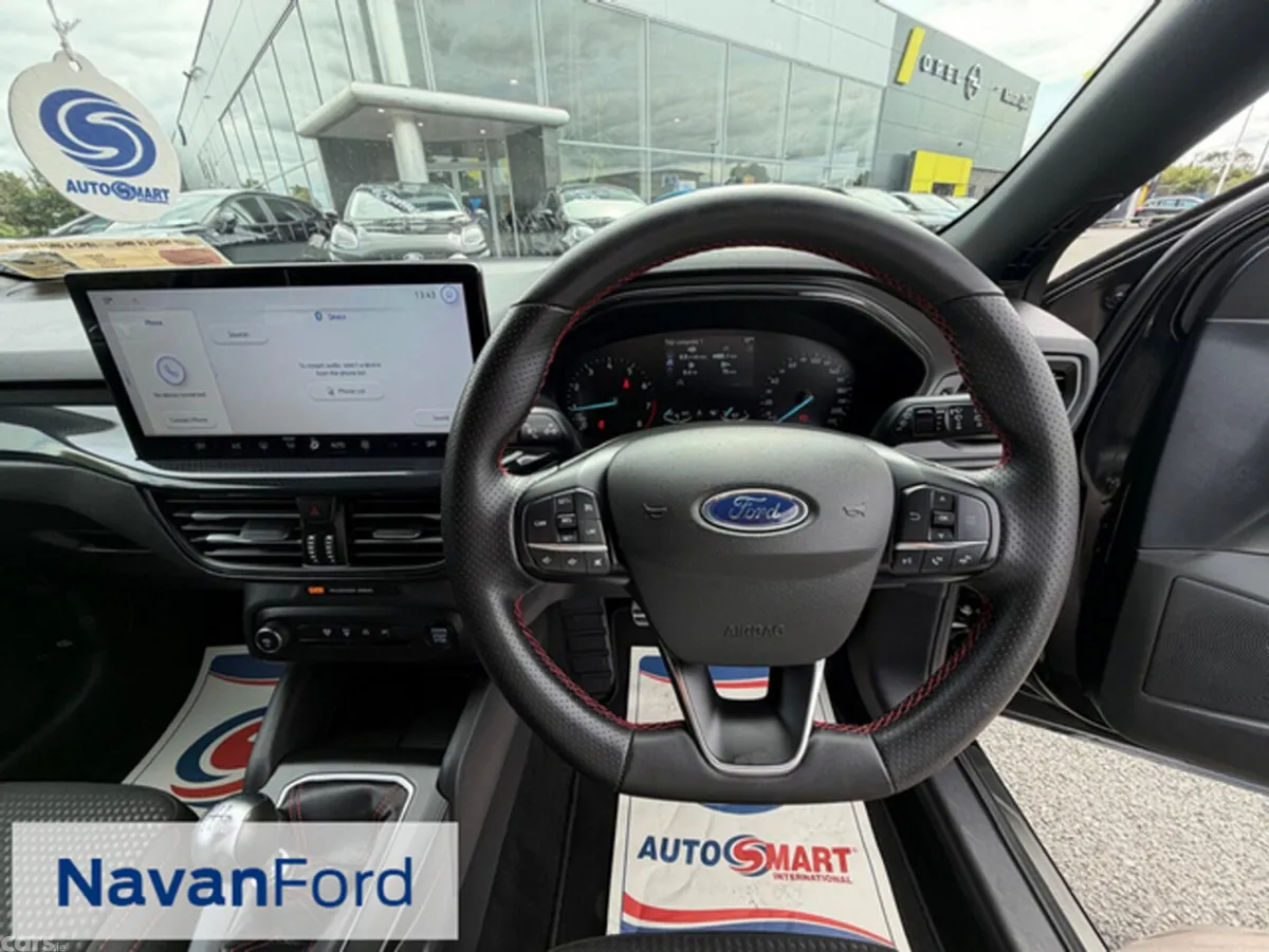 Ford Focus Hatchback, Petrol, 2024, Black
