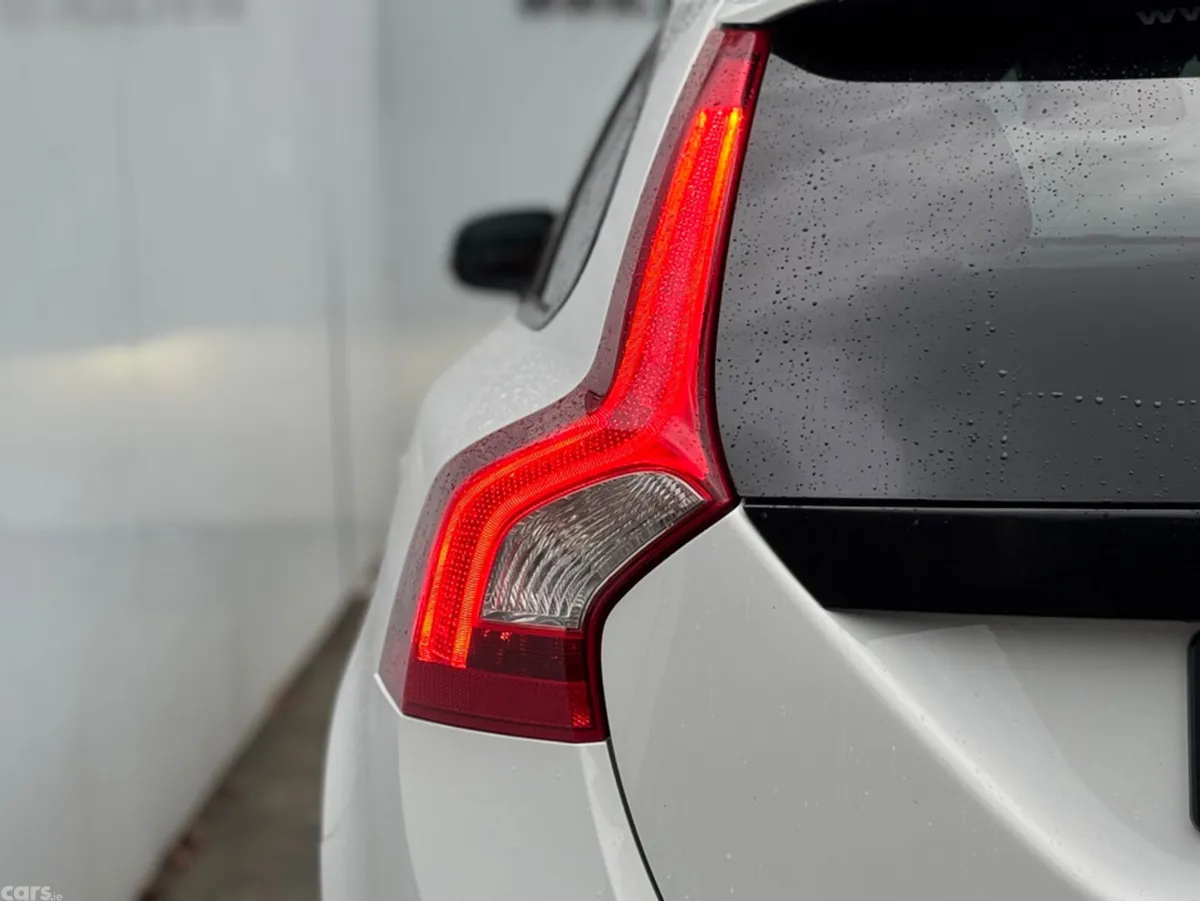 Volvo V60 Estate, Petrol, 2013, White
