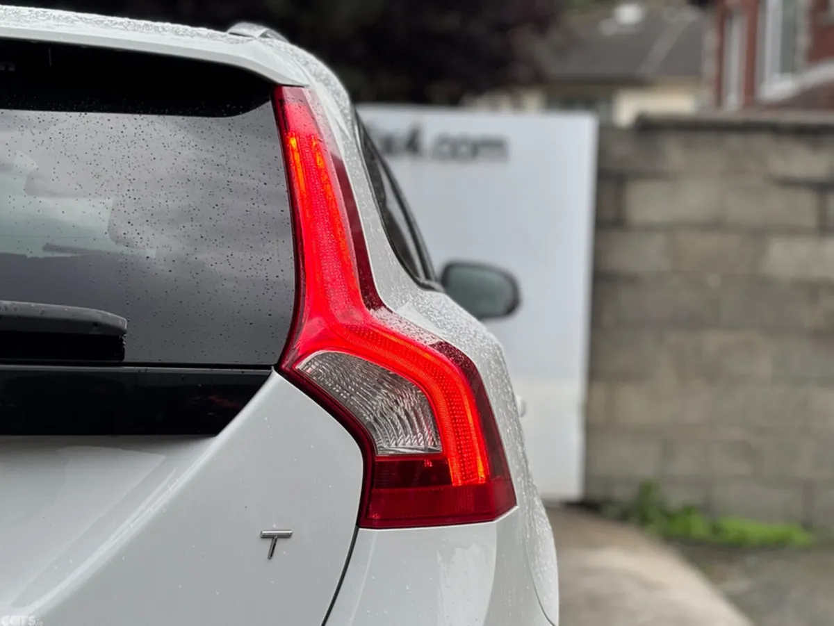 Volvo V60 Estate, Petrol, 2013, White