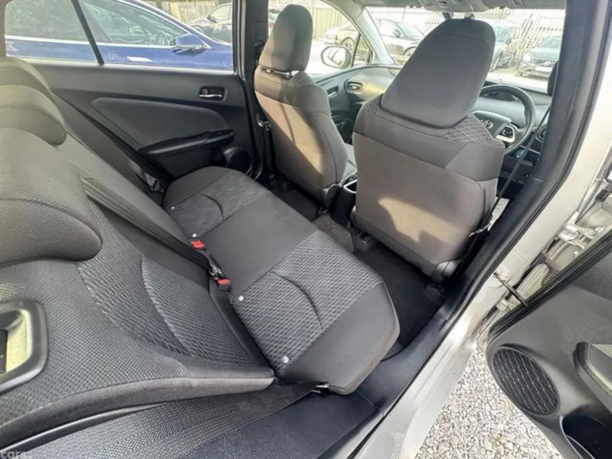 Toyota Prius Hatchback, Petrol Hybrid, 2017, Silver