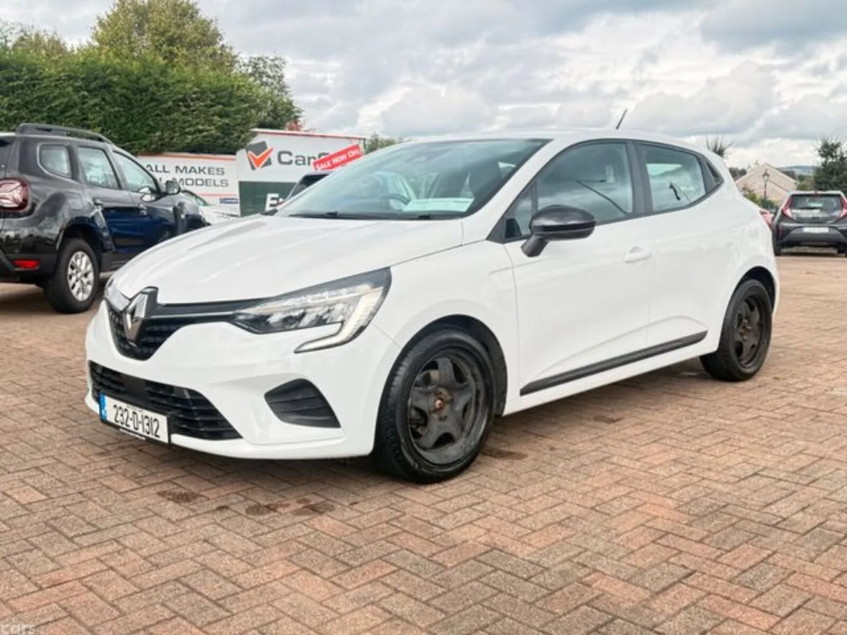 Renault Clio Hatchback, Petrol, 2023, White