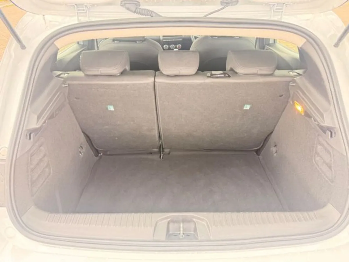 Renault Clio Hatchback, Petrol, 2023, White