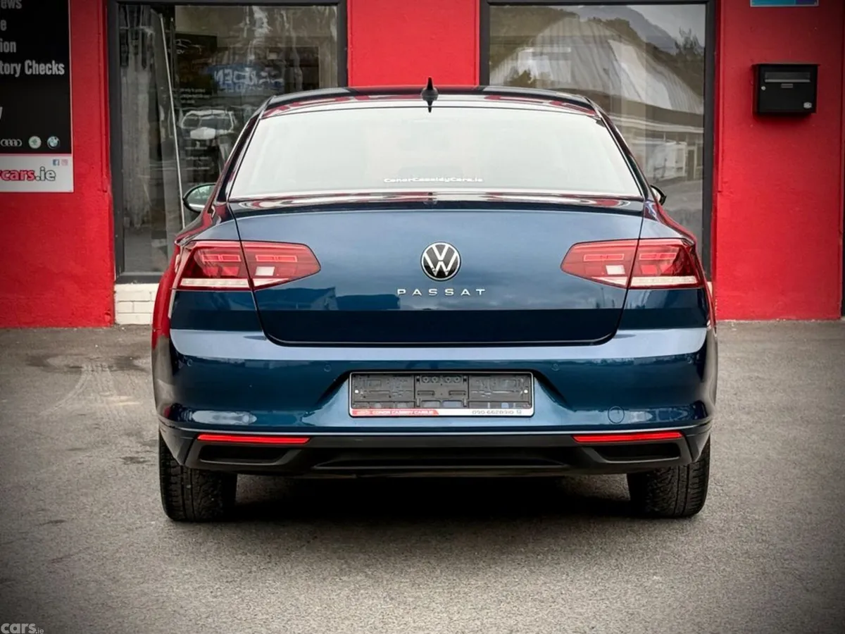 Volkswagen Passat Saloon, Diesel, 2020, Blue