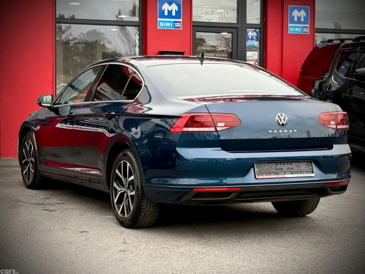 Volkswagen Passat Saloon, Diesel, 2020, Blue