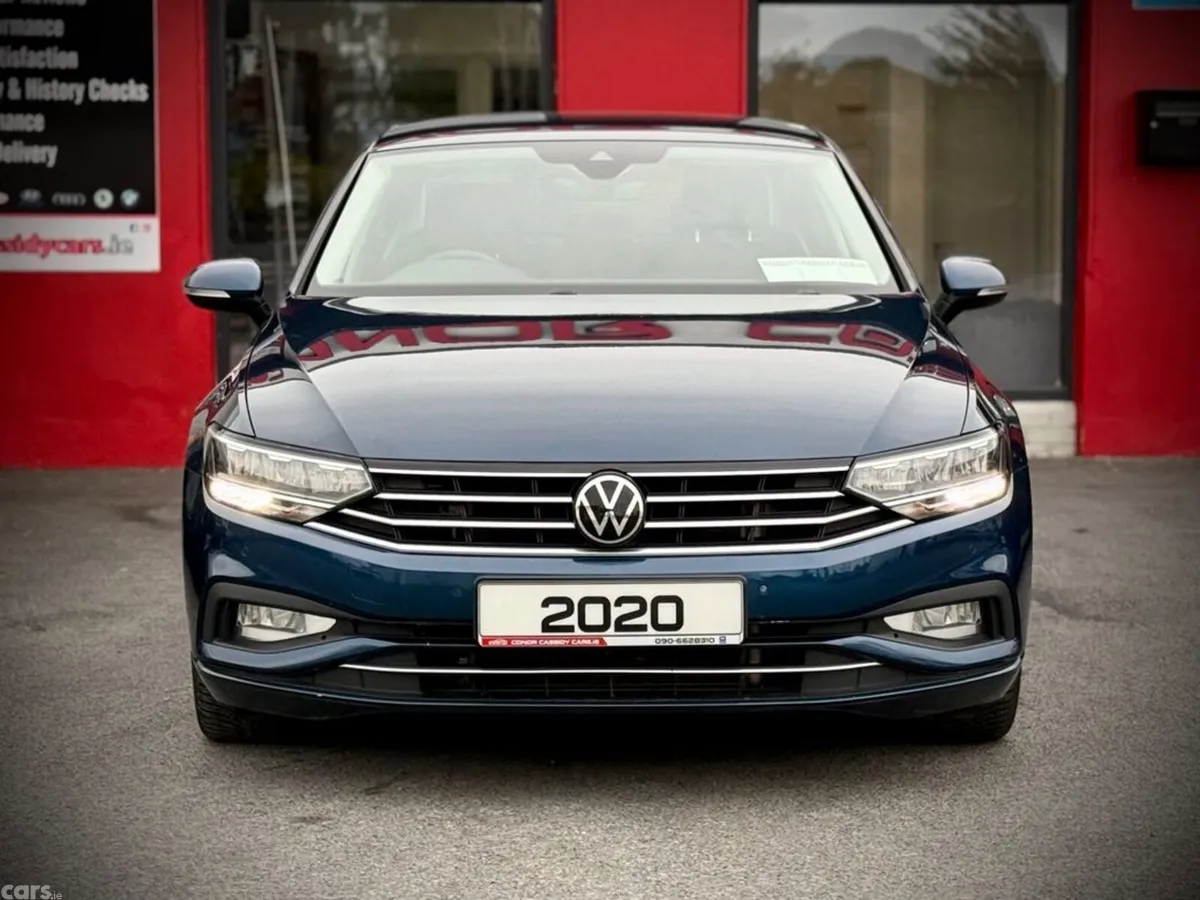Volkswagen Passat Saloon, Diesel, 2020, Blue