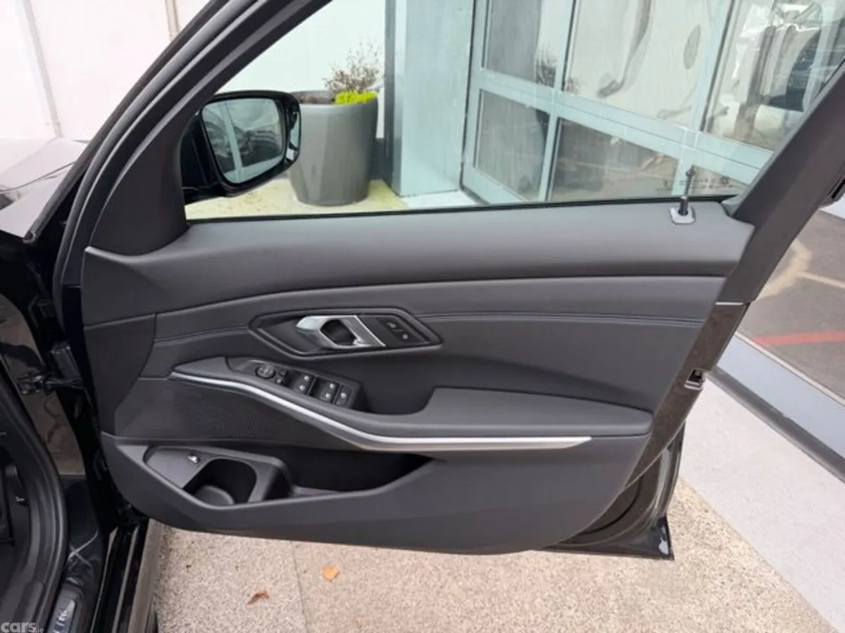 BMW 3-Series Saloon, Petrol Plug-in Hybrid, 2025, Black
