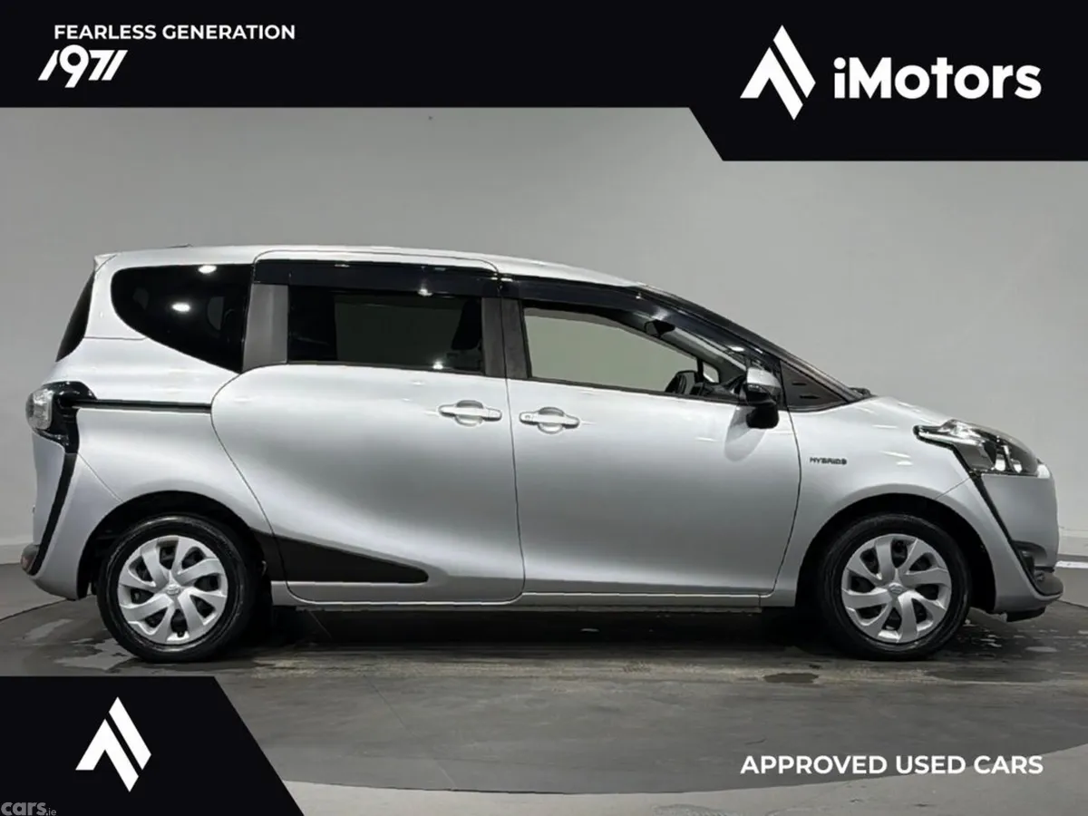 Toyota Sienta MPV, Petrol Hybrid, 2017, Silver