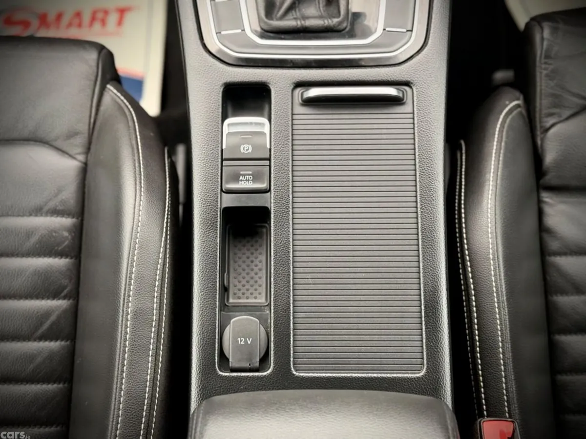 Volkswagen Passat Saloon, Diesel, 2020, Blue