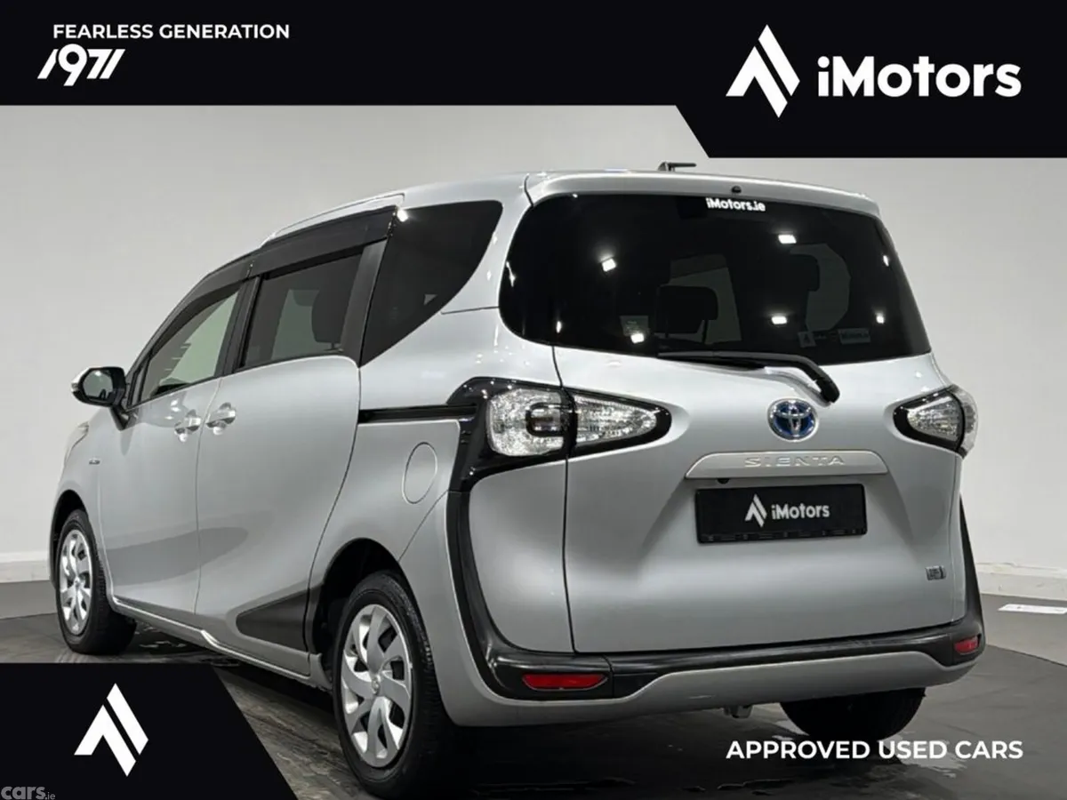 Toyota Sienta MPV, Petrol Hybrid, 2017, Silver