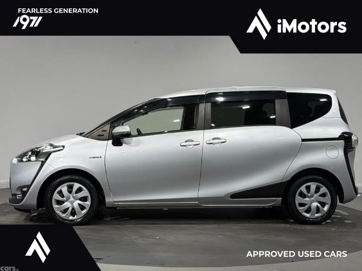 Toyota Sienta MPV, Petrol Hybrid, 2017, Silver