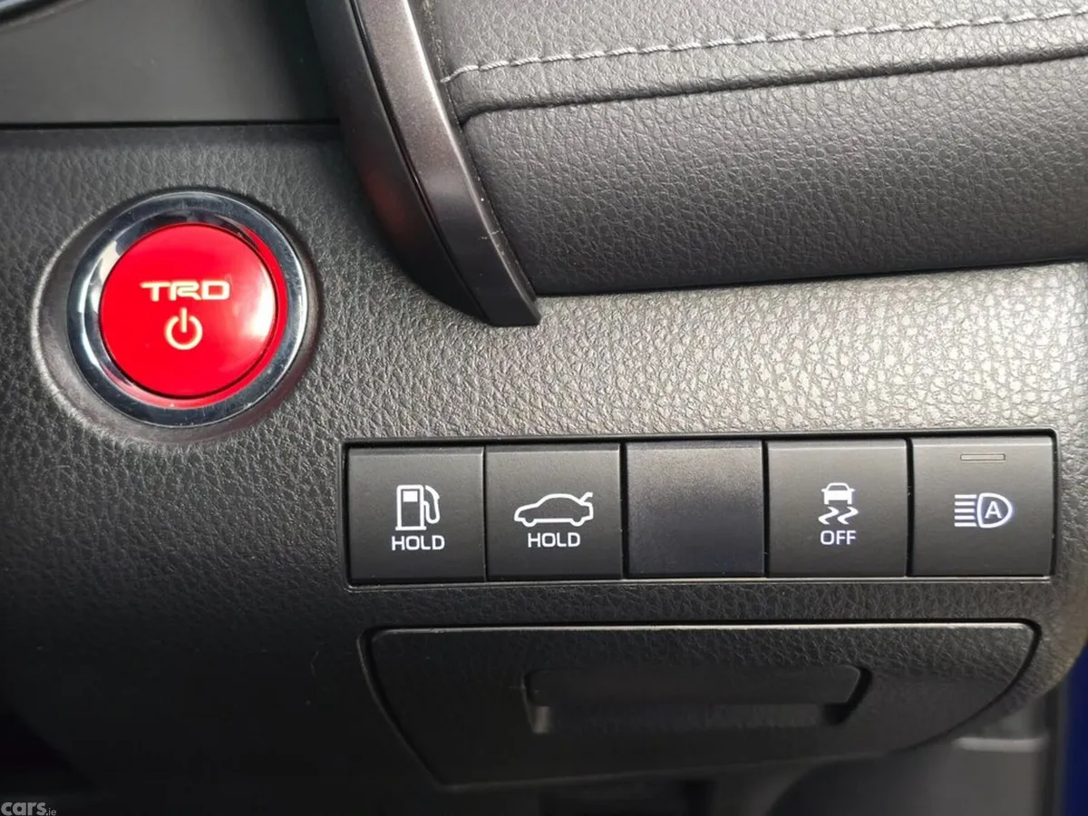 Toyota Camry Saloon, Petrol Hybrid, 2020, Blue