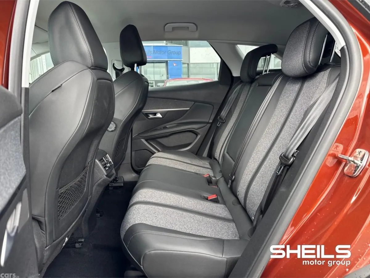 Peugeot 3008 MPV, Petrol, 2020, Brown