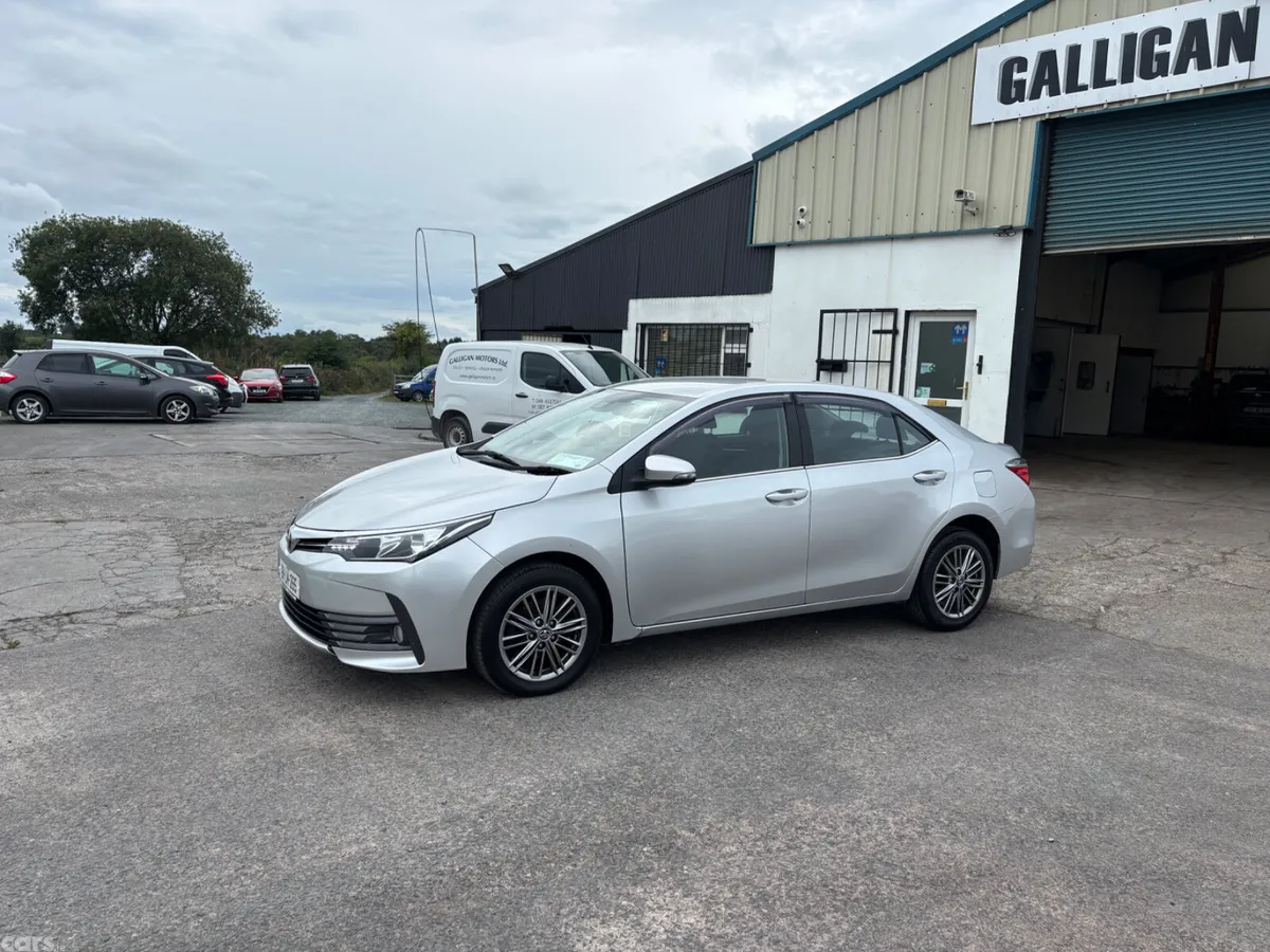 Toyota Corolla Saloon, Petrol, 2018, Grey