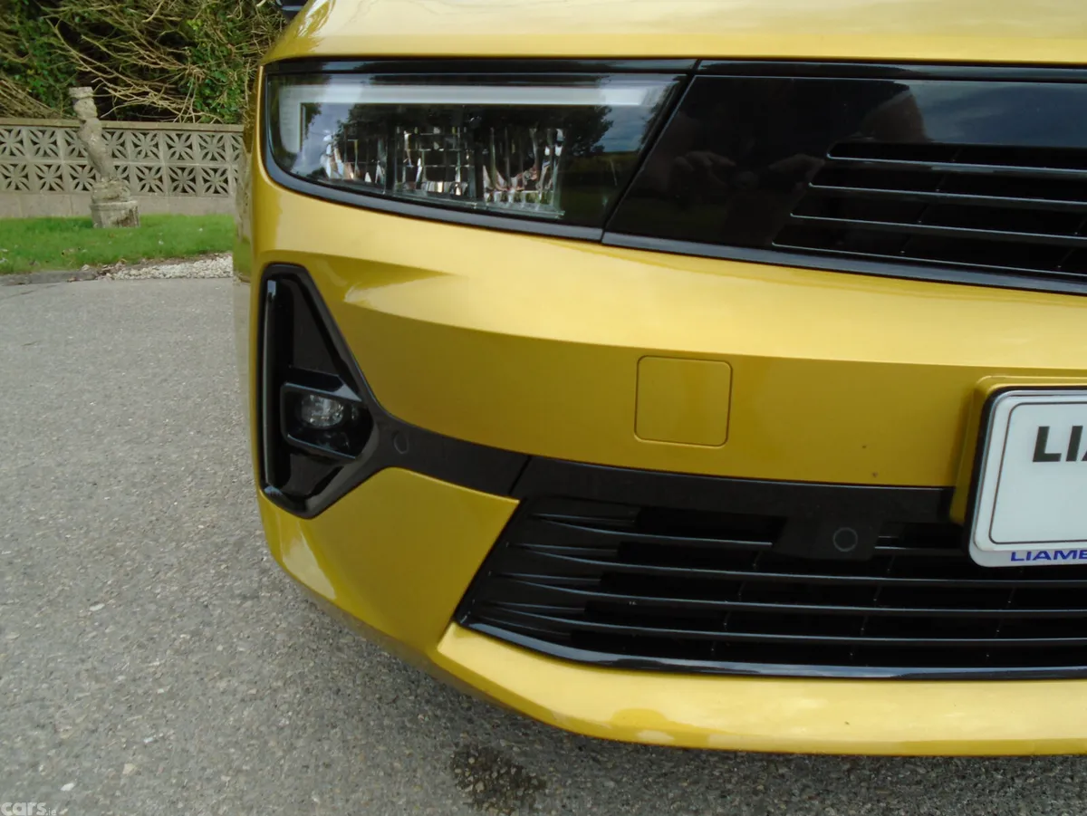 Opel Astra Hatchback, Diesel, 2022, Yellow