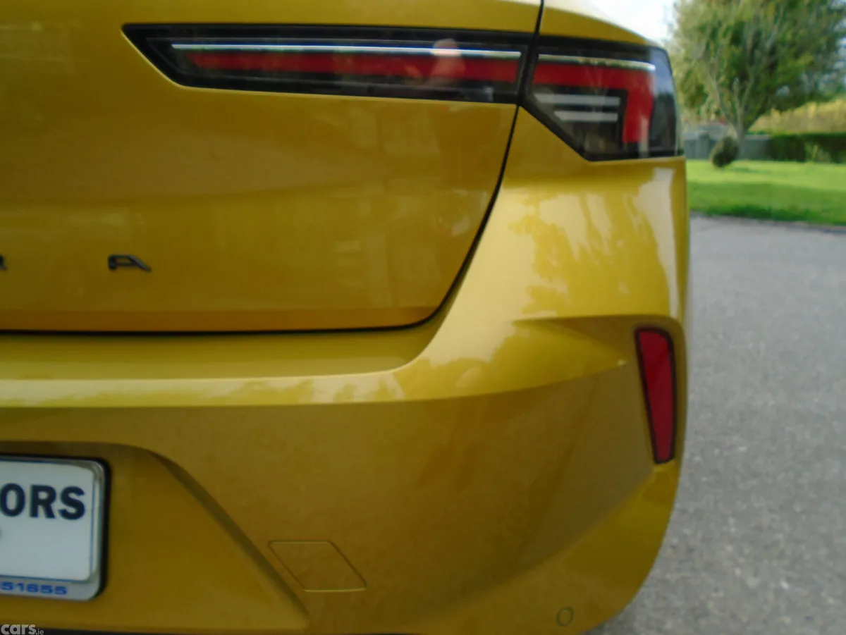 Opel Astra Hatchback, Diesel, 2022, Yellow