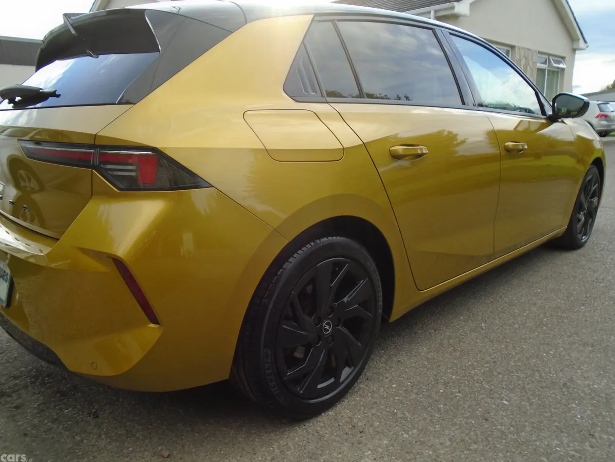 Opel Astra Hatchback, Diesel, 2022, Yellow