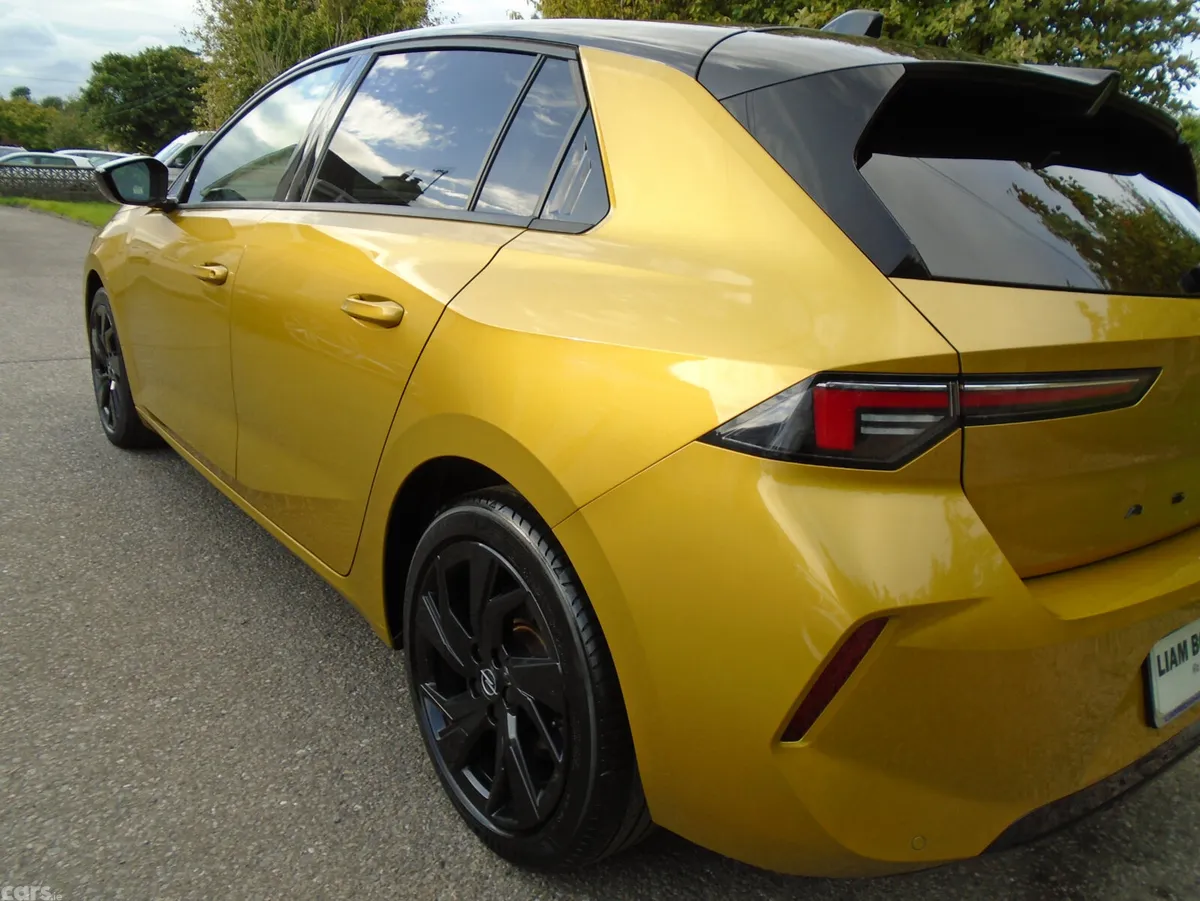 Opel Astra Hatchback, Diesel, 2022, Yellow