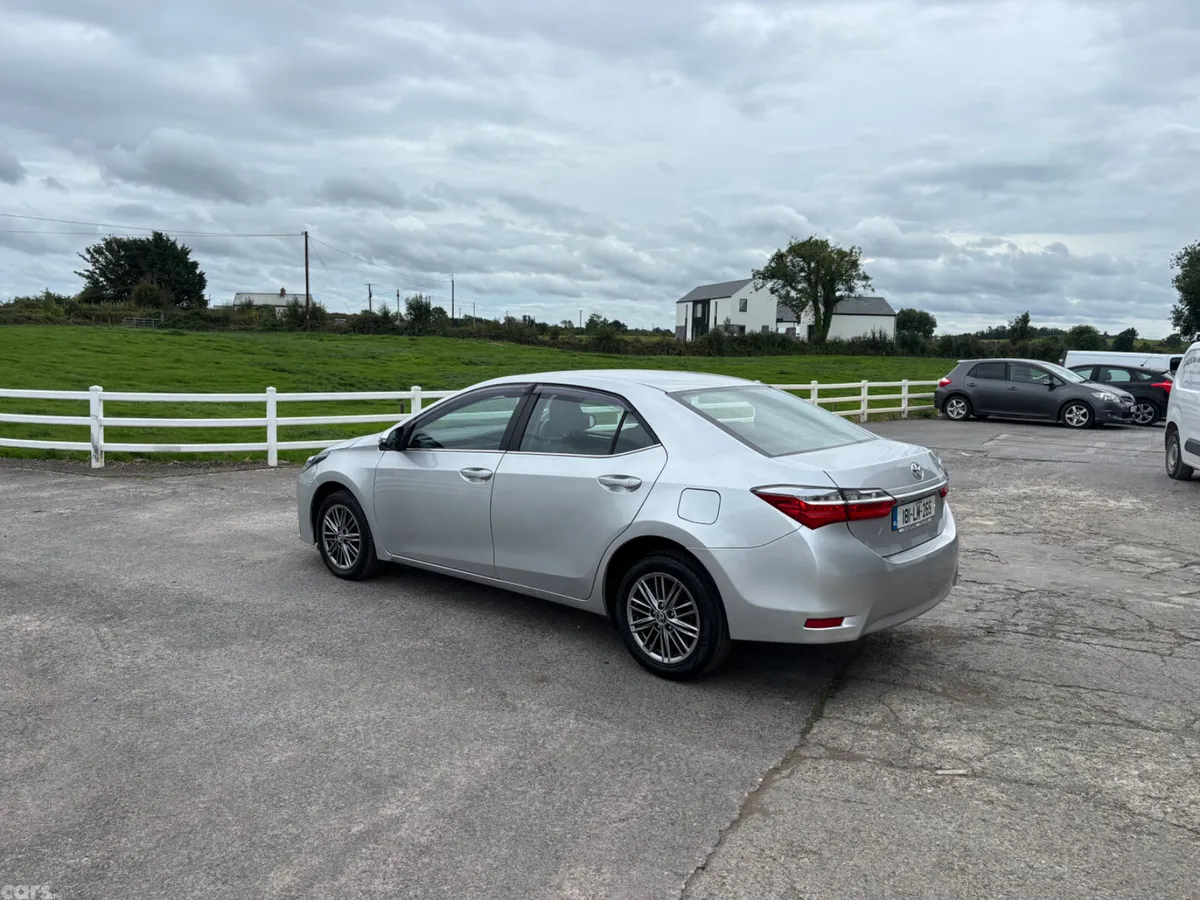 Toyota Corolla Saloon, Petrol, 2018, Grey