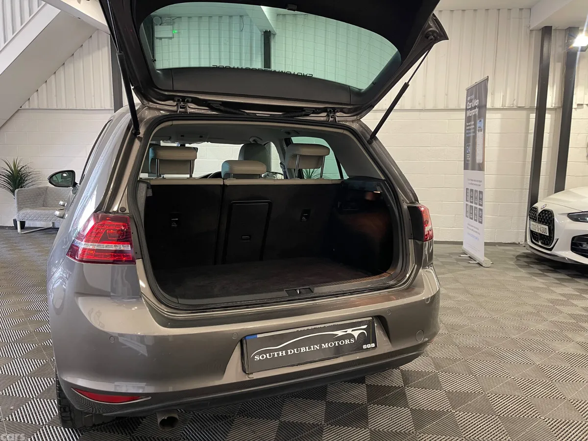 Volkswagen Golf Hatchback, Petrol, 2017, Grey