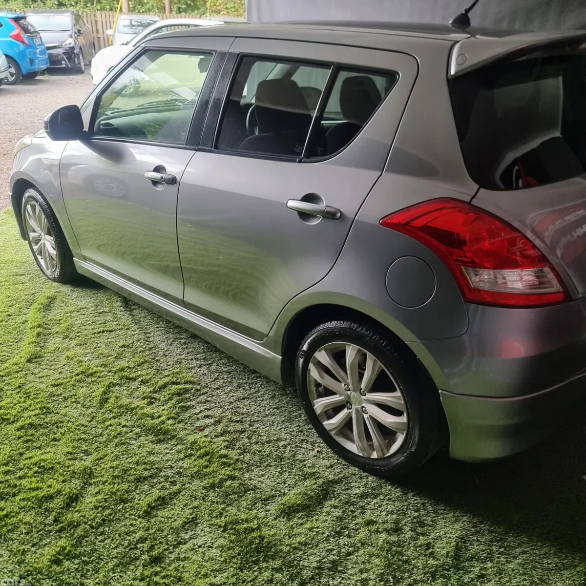 Suzuki Swift Hatchback, Petrol, 2014, Silver