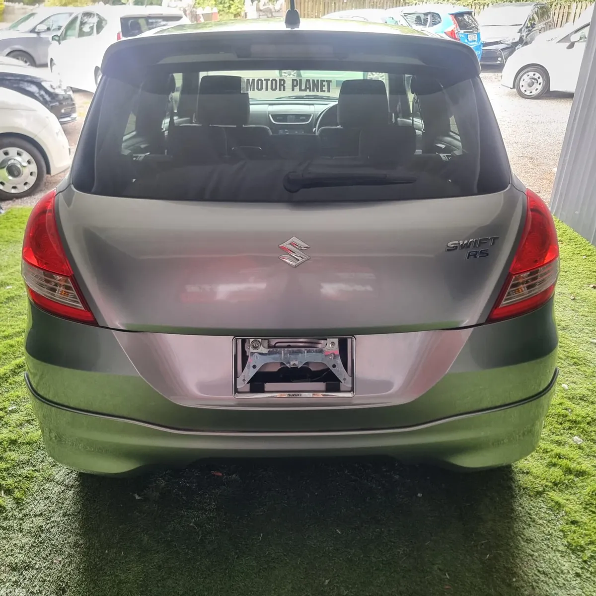 Suzuki Swift Hatchback, Petrol, 2014, Silver
