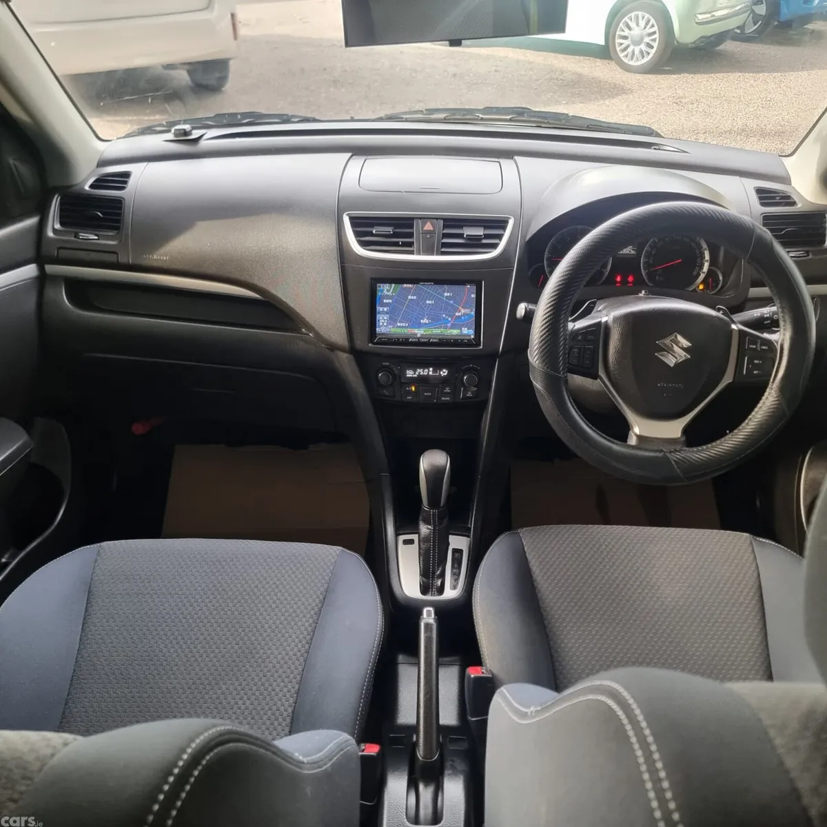 Suzuki Swift Hatchback, Petrol, 2014, Silver