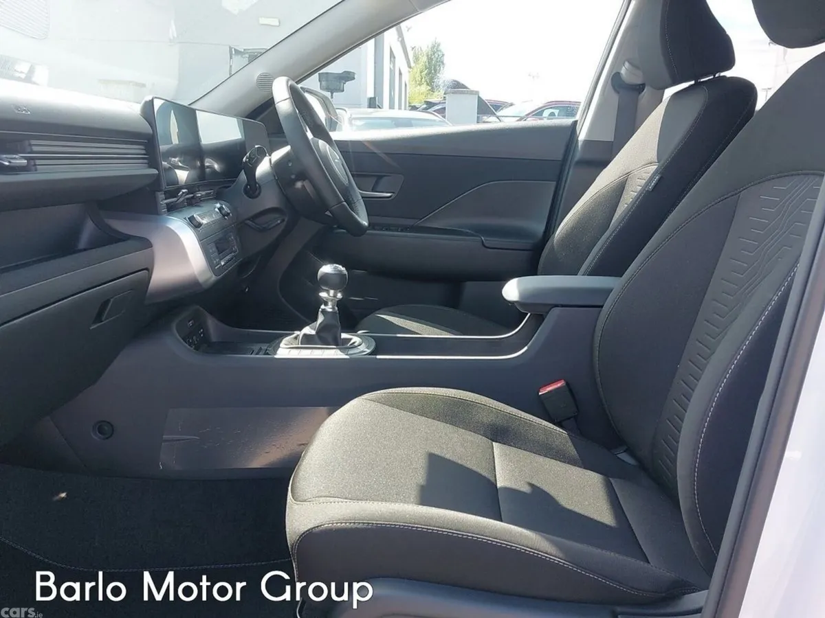 Hyundai KONA MPV, Petrol, 2026, White