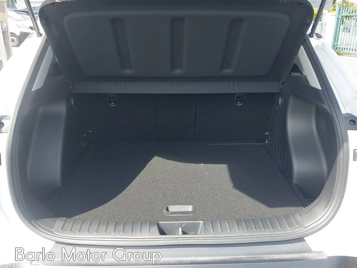 Hyundai KONA MPV, Petrol, 2026, White