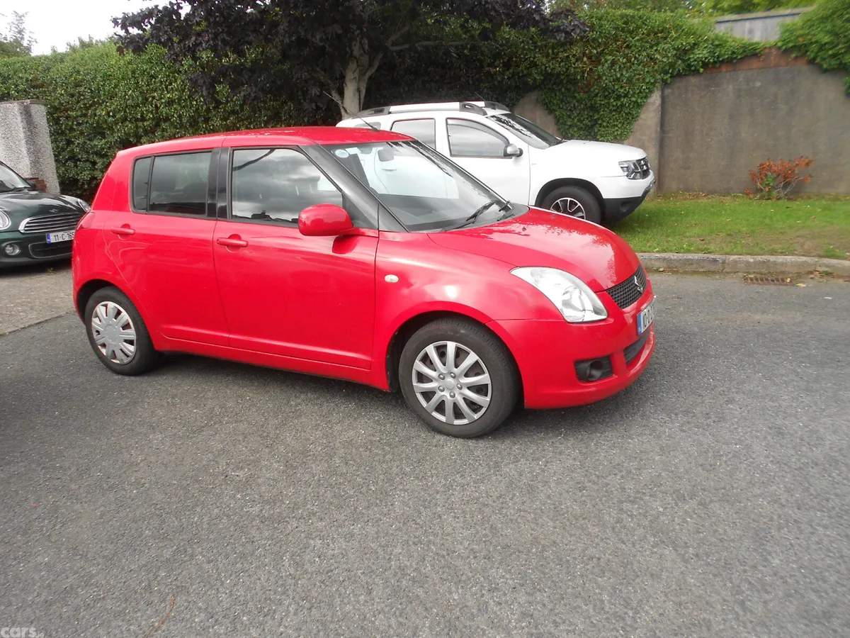 Suzuki Swift Hatchback, Petrol, 2010, Red