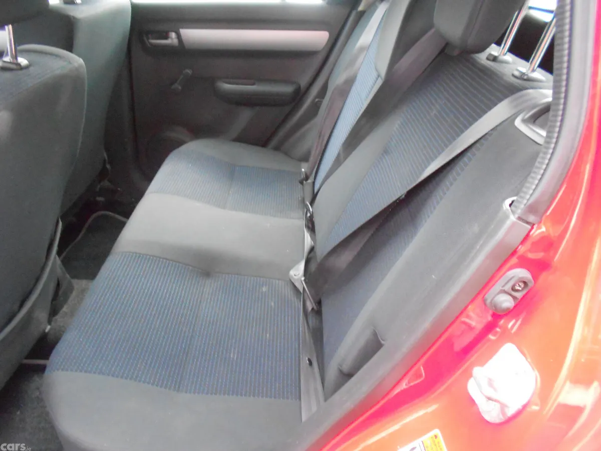 Suzuki Swift Hatchback, Petrol, 2010, Red