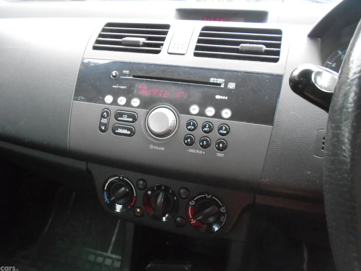Suzuki Swift Hatchback, Petrol, 2010, Red