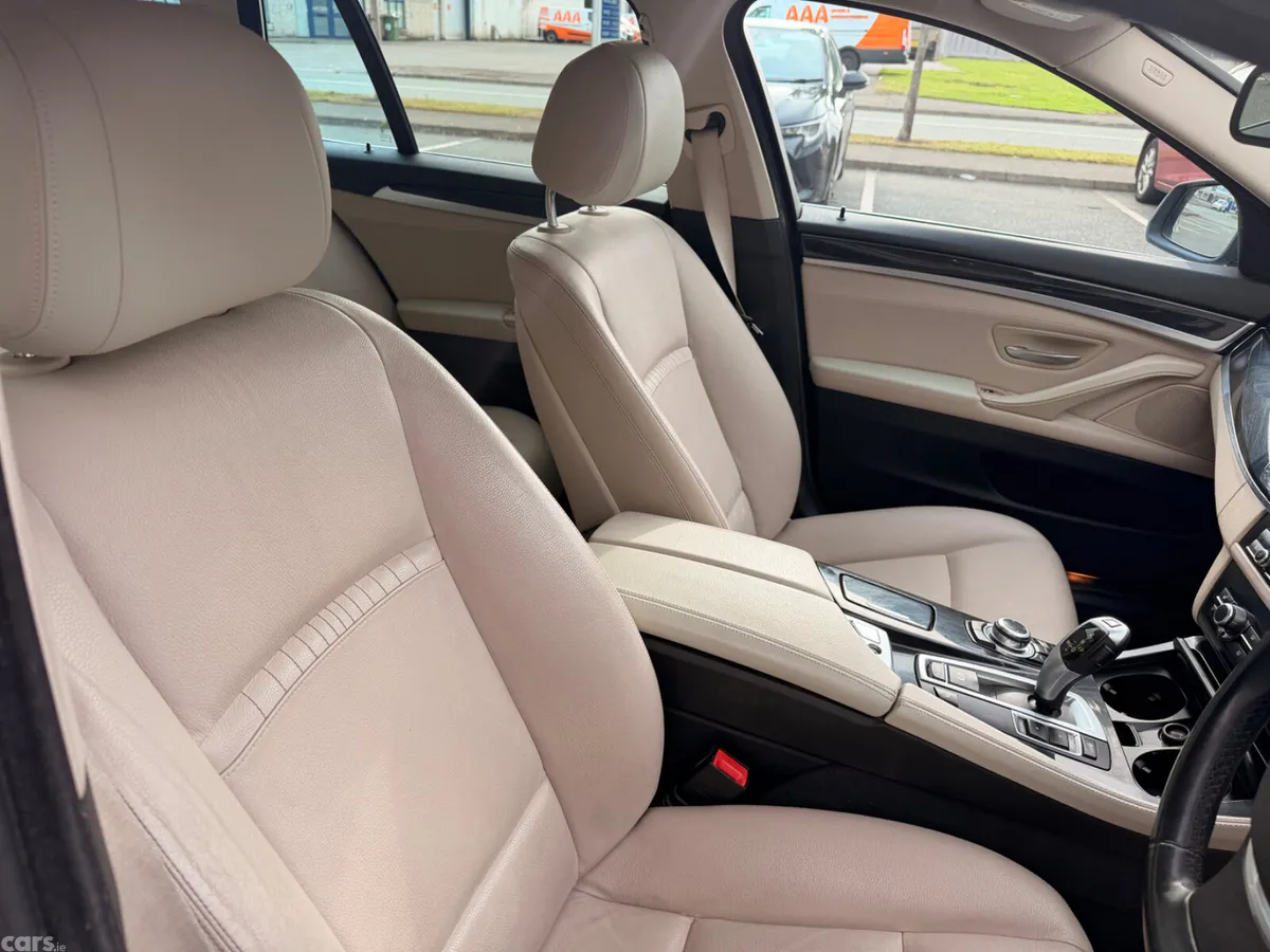 BMW 5-Series Estate/Jeep, Diesel, 2016, Blue