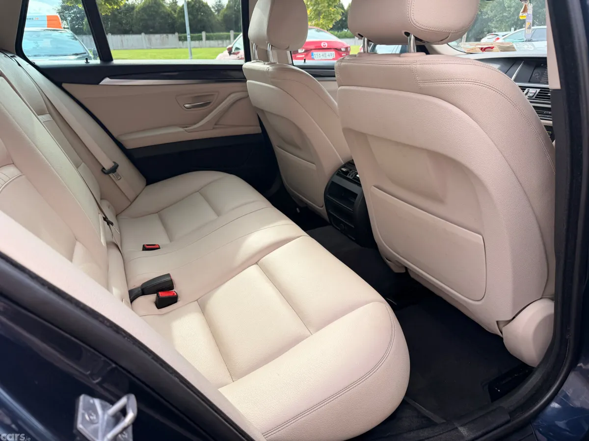 BMW 5-Series Estate/Jeep, Diesel, 2016, Blue